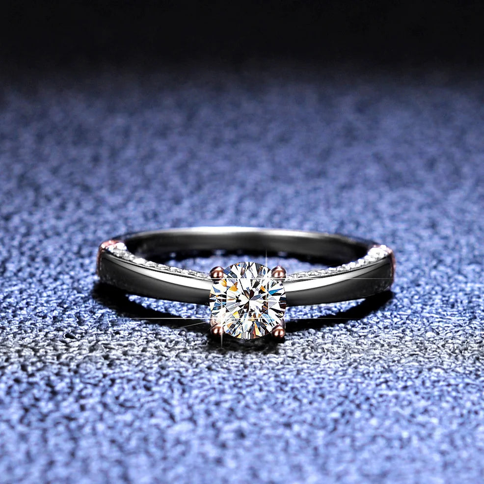 0.5 Karat D Color Moissanit Ehering aus 925 Sterlingsilber mit Roségold