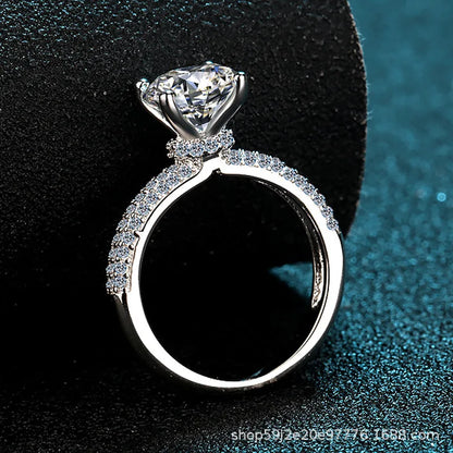 Soraya Nova 2 Karat Moissanit-Ring aus PT950 Platin – Vier-Krappen-Fassung, luxuriöser Glanz in Platin-Eleganz